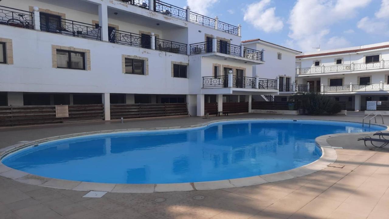 Paramount Gardens Resorts C201 Larnaca Exterior foto